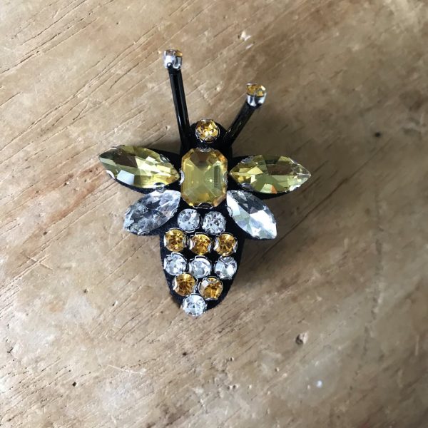 Sixton Queen Bee Yellow Pin